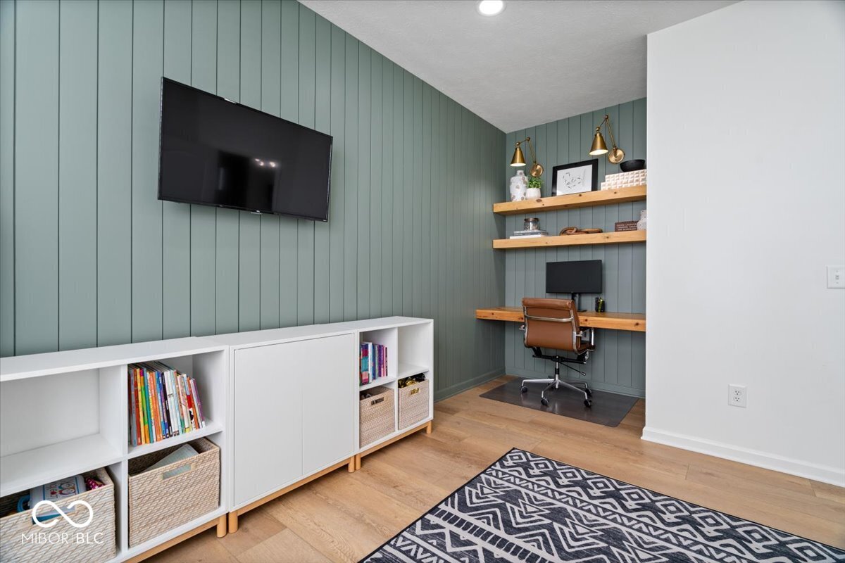 15800 Longship Court