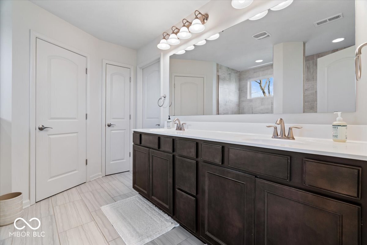 15800 Longship Court