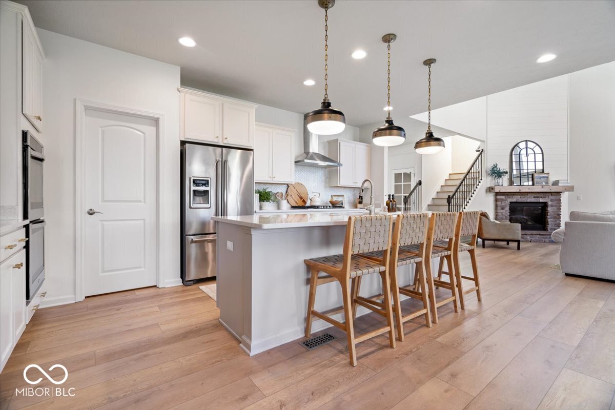 15800 Longship Court