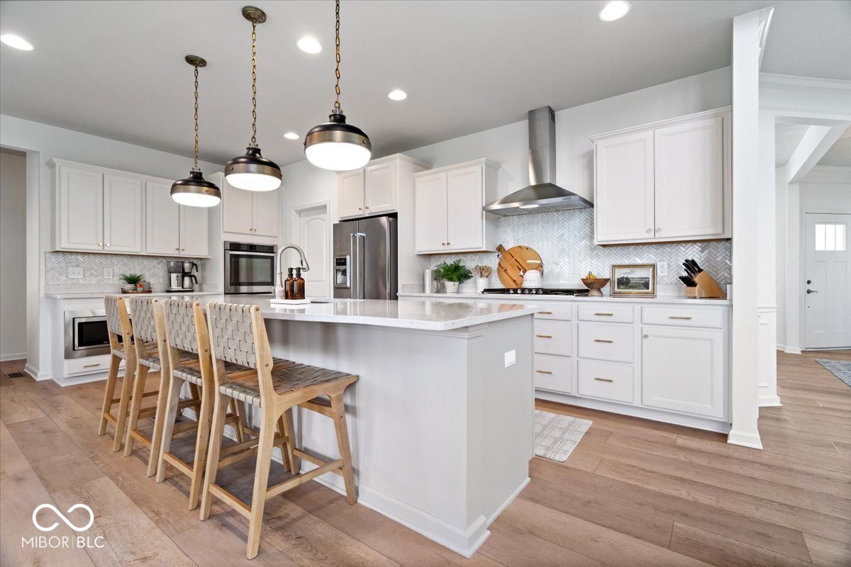 15800 Longship Court