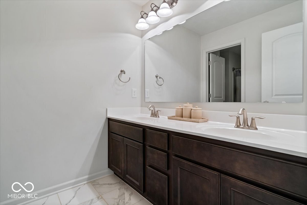 15800 Longship Court