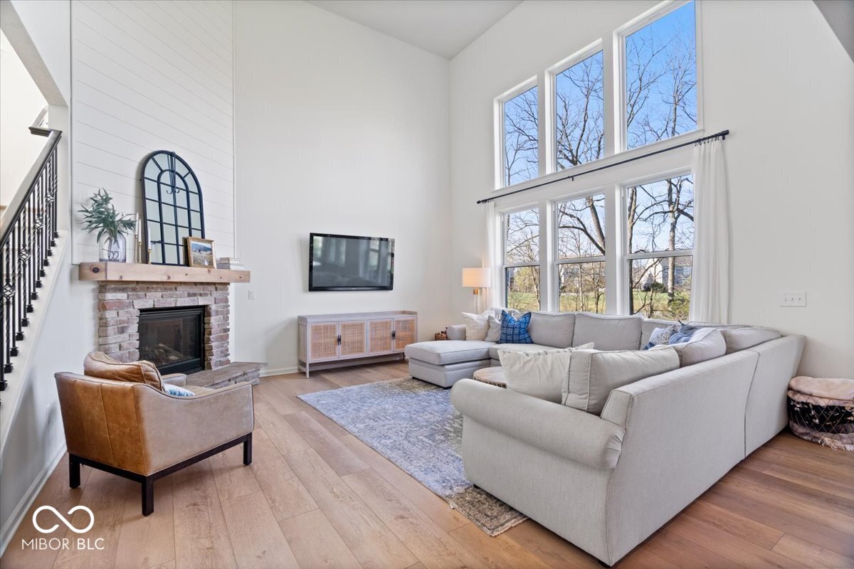 15800 Longship Court