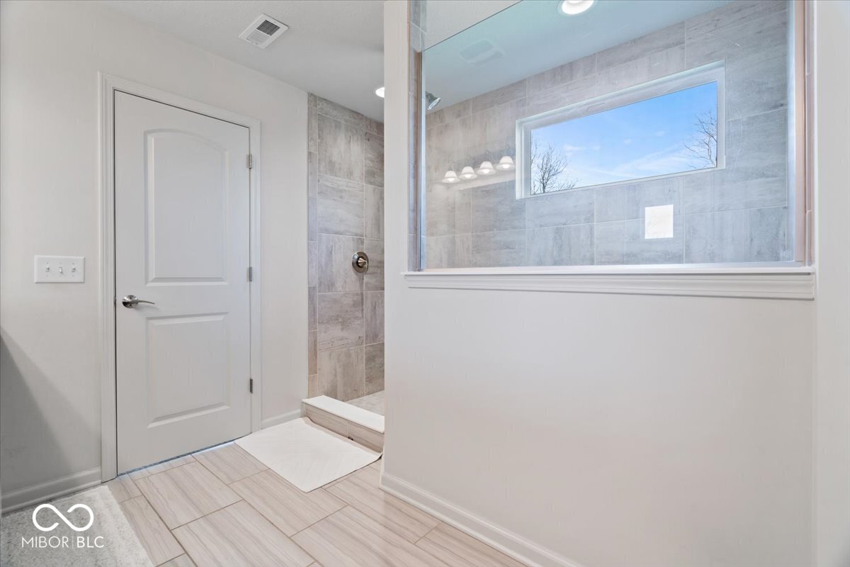 15800 Longship Court