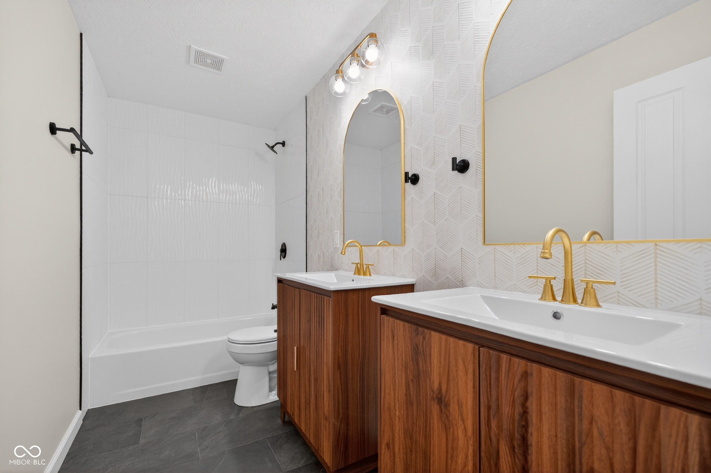 4864 Ashbrook Drive