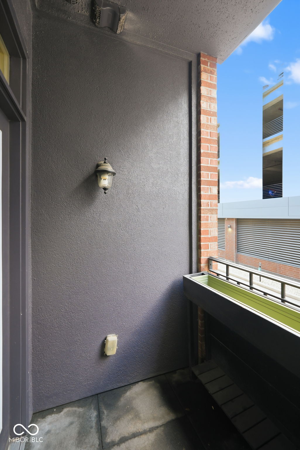355 E Ohio Street Unit: STE 113