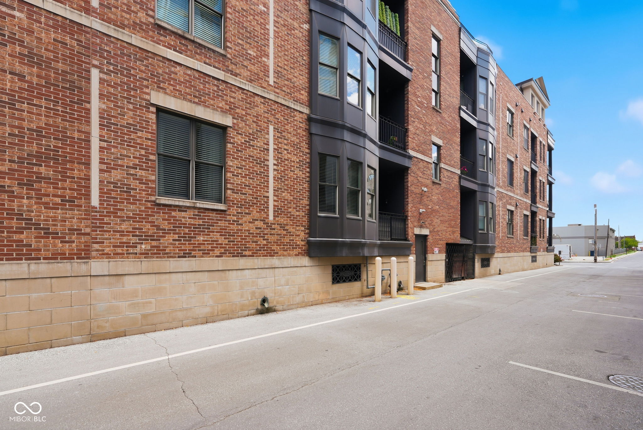 355 E Ohio Street Unit: STE 113