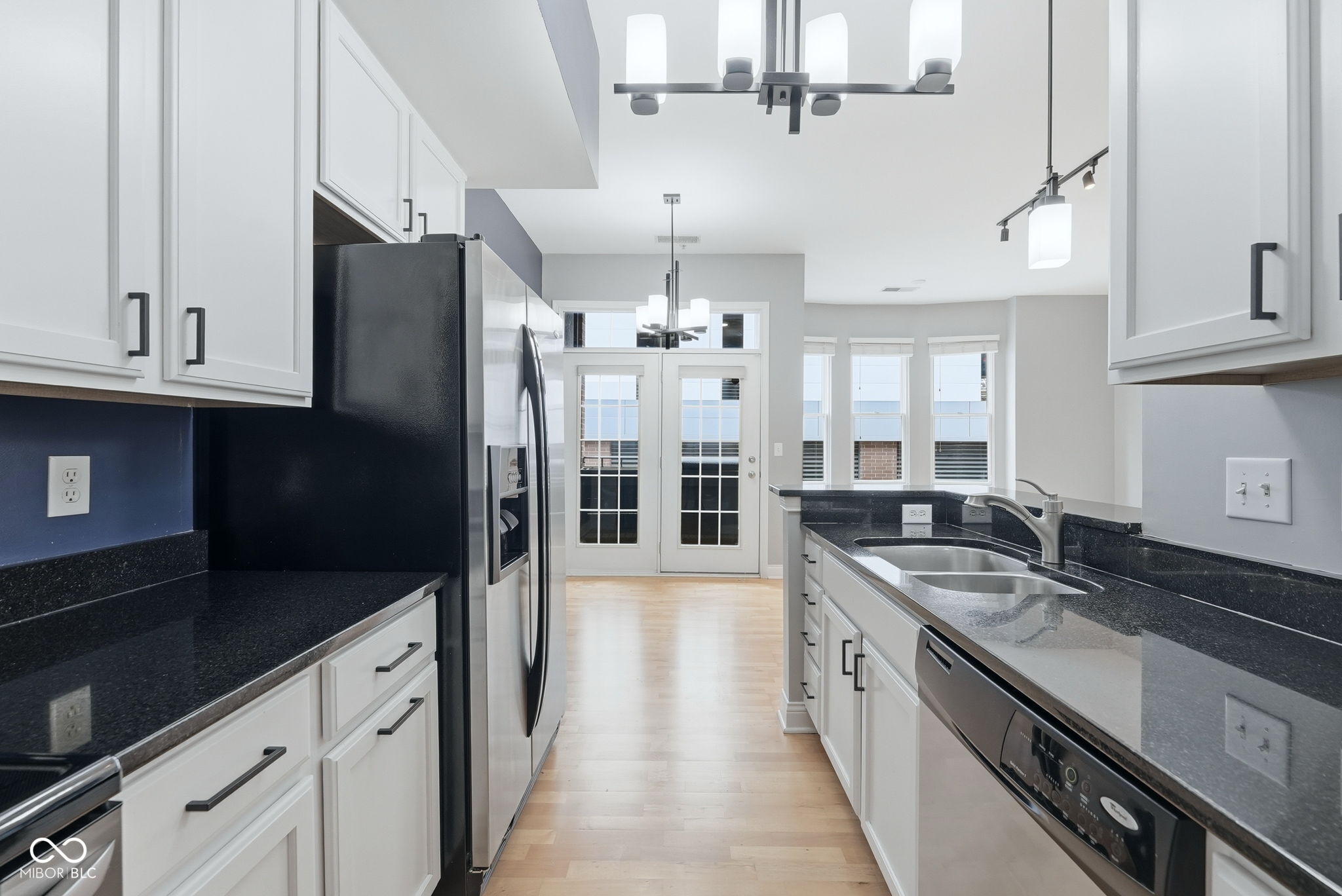 355 E Ohio Street Unit: STE 113