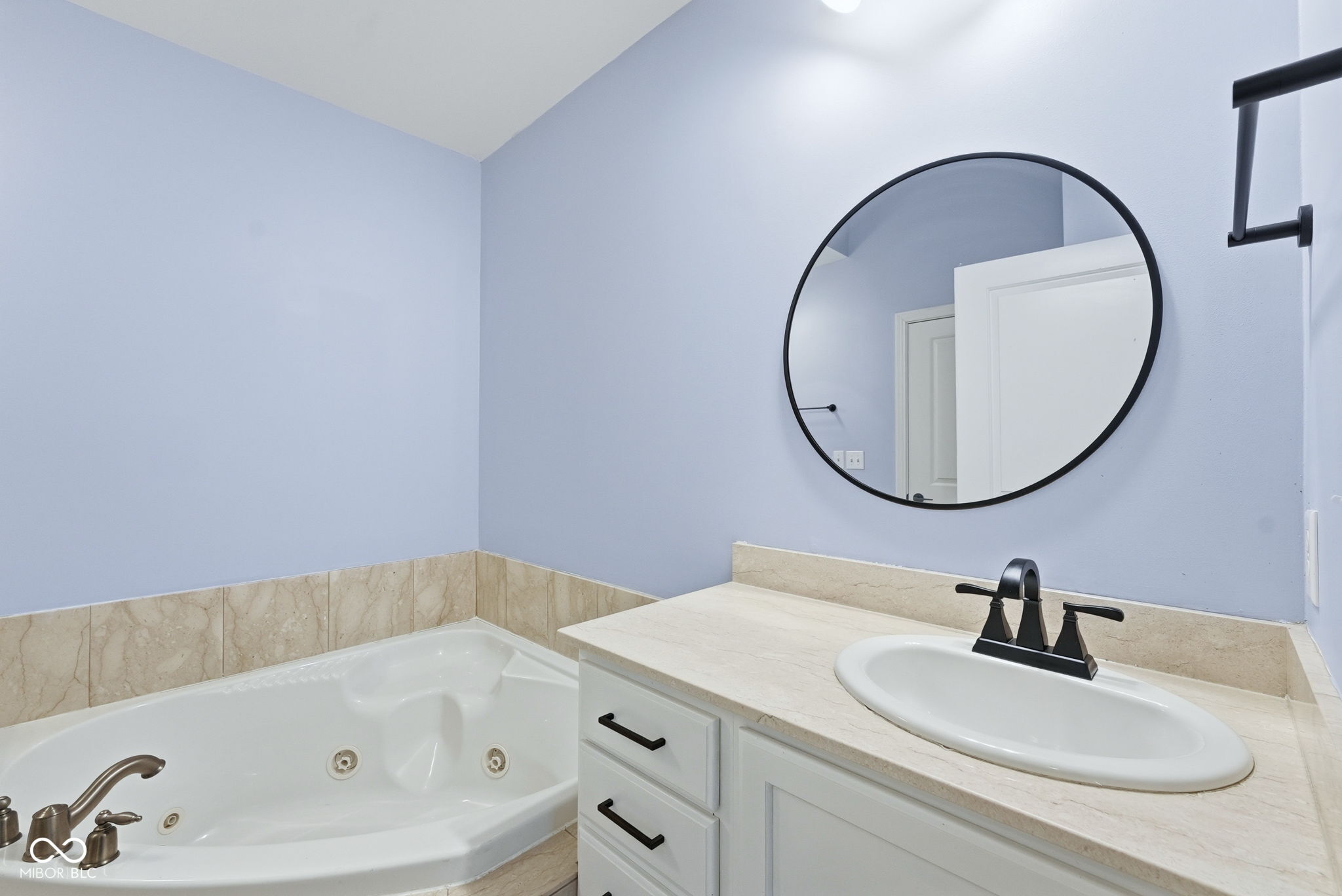 355 E Ohio Street Unit: STE 113