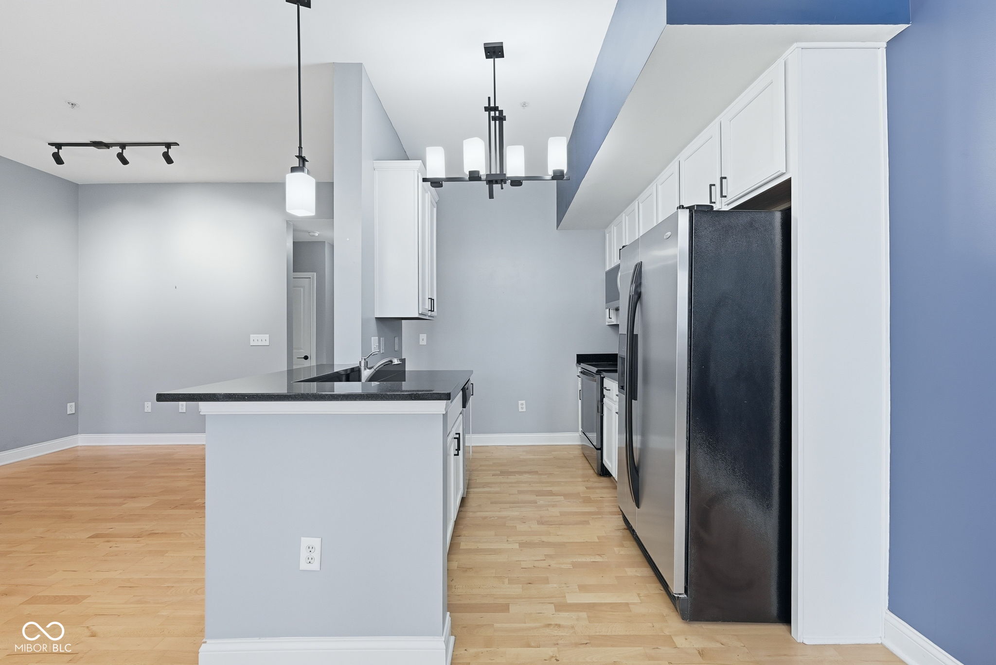 355 E Ohio Street Unit: STE 113
