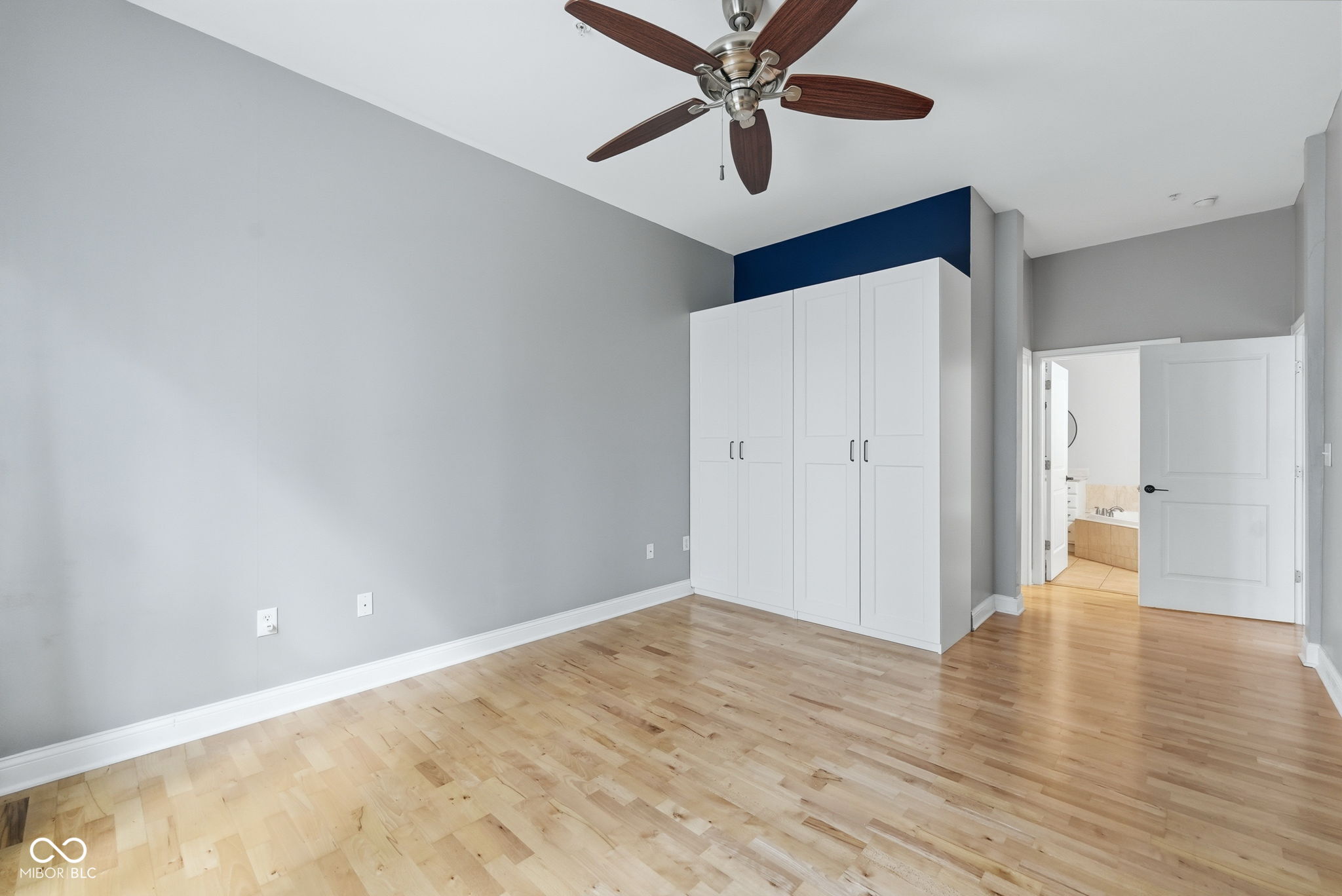 355 E Ohio Street Unit: STE 113