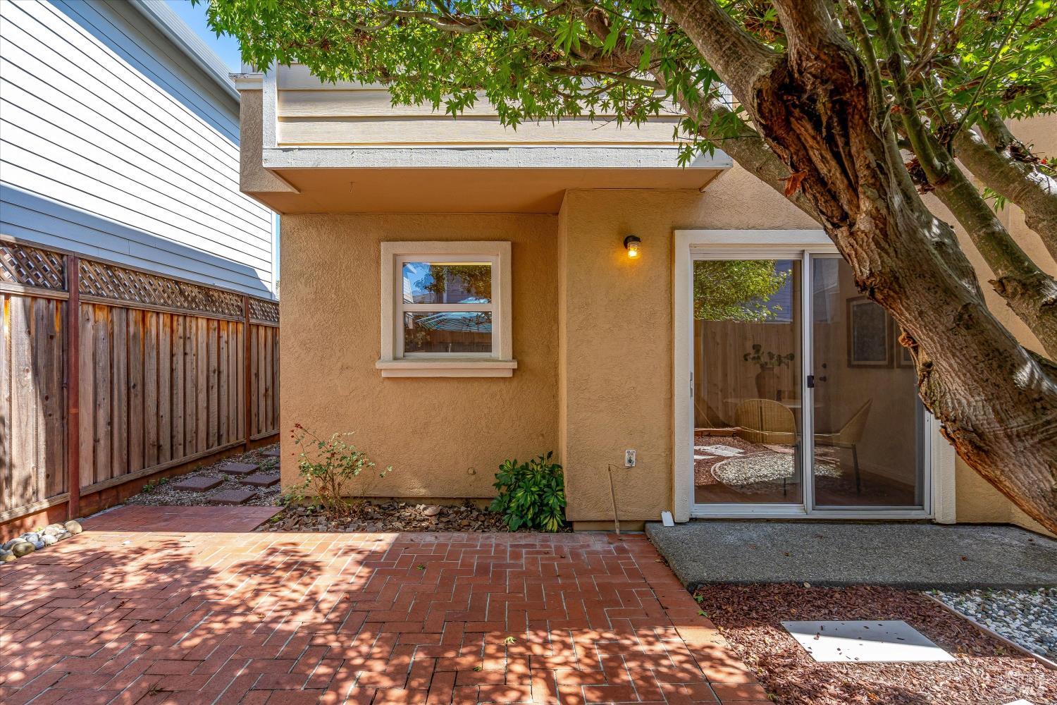 2821 Bay Village Avenue
