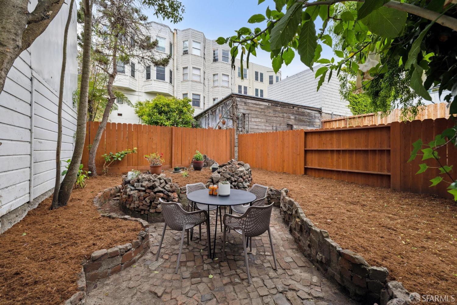 462 Castro Street