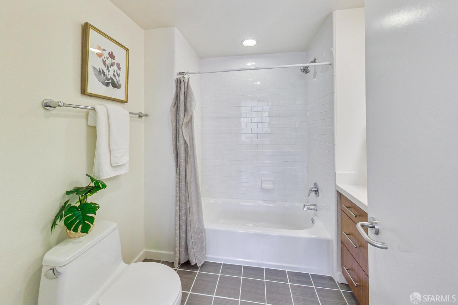 555 Bartlett Street # 204