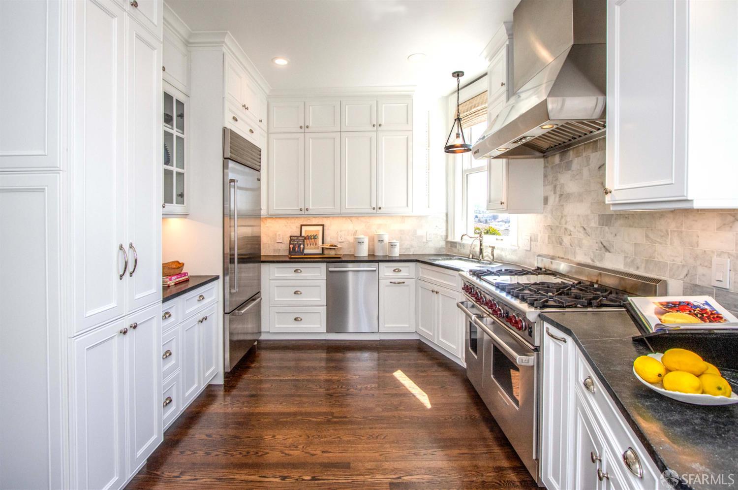 2863 Washington Street