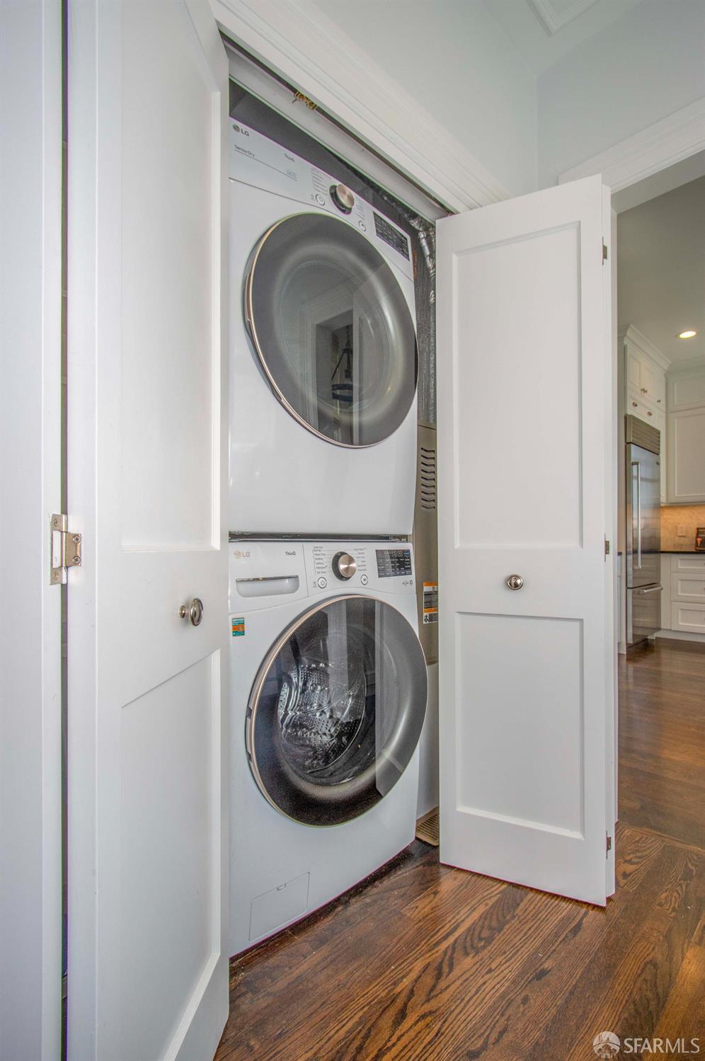 2863 Washington Street