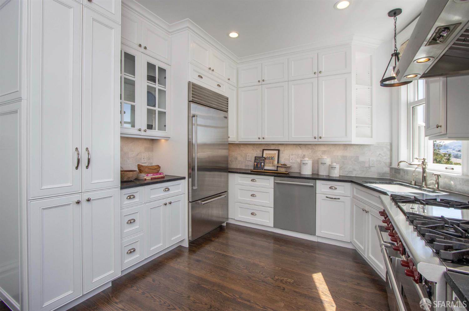 2863 Washington Street