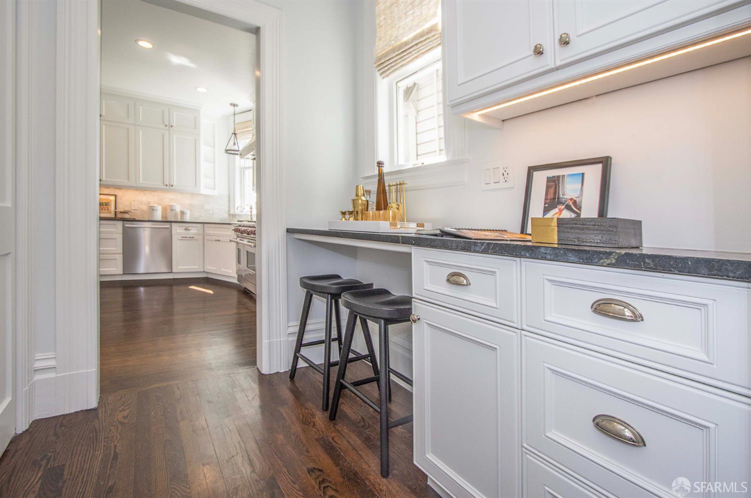 2863 Washington Street