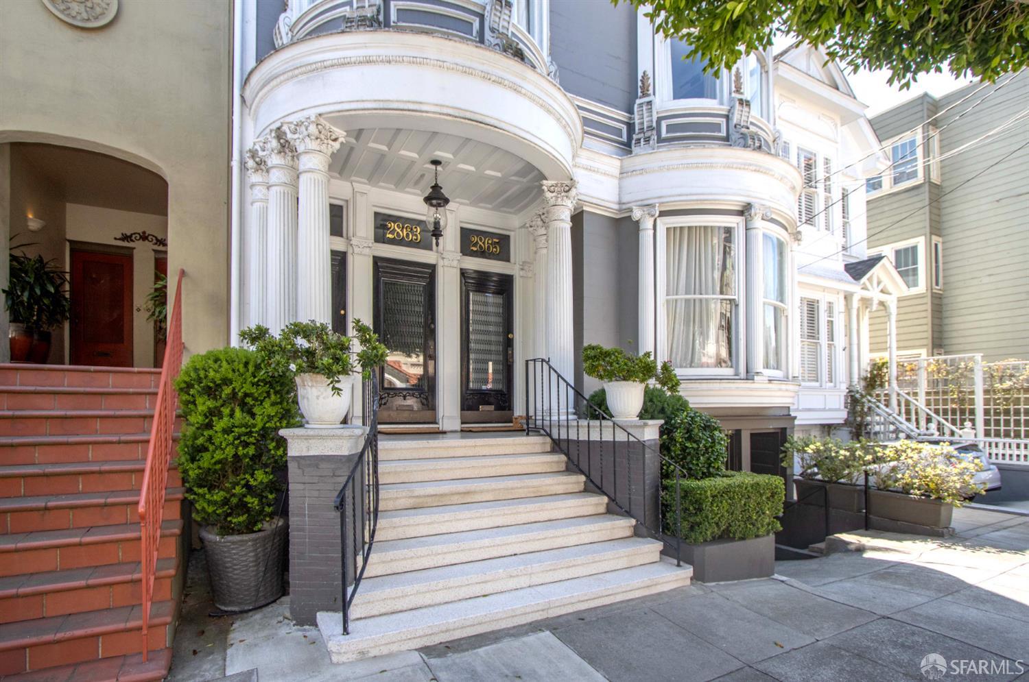 2863 Washington Street