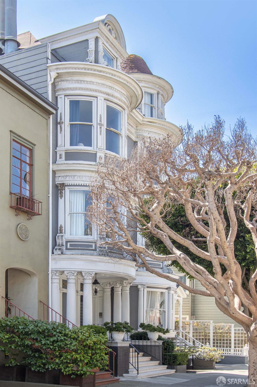 2863 Washington Street