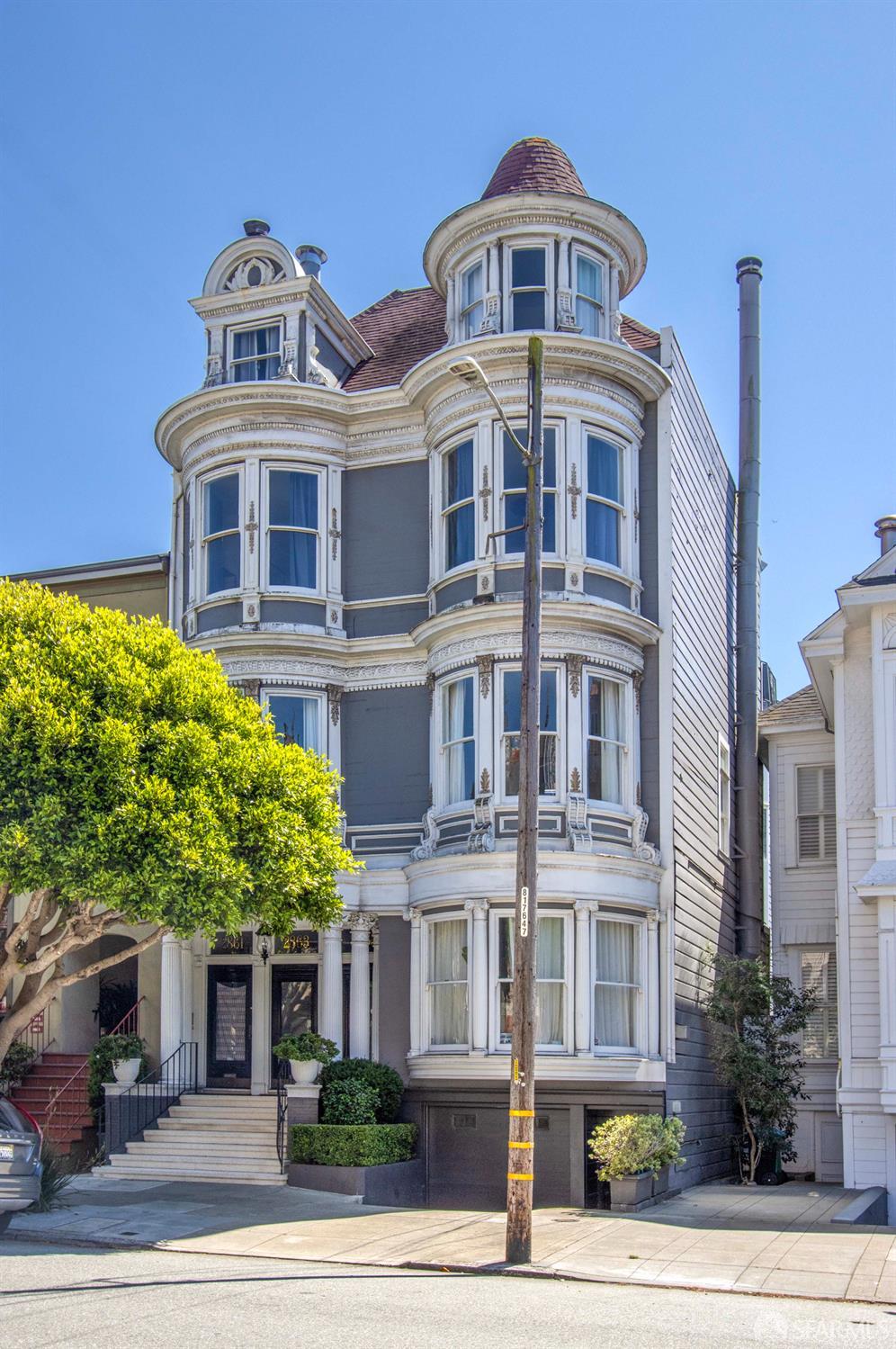 2863 Washington Street