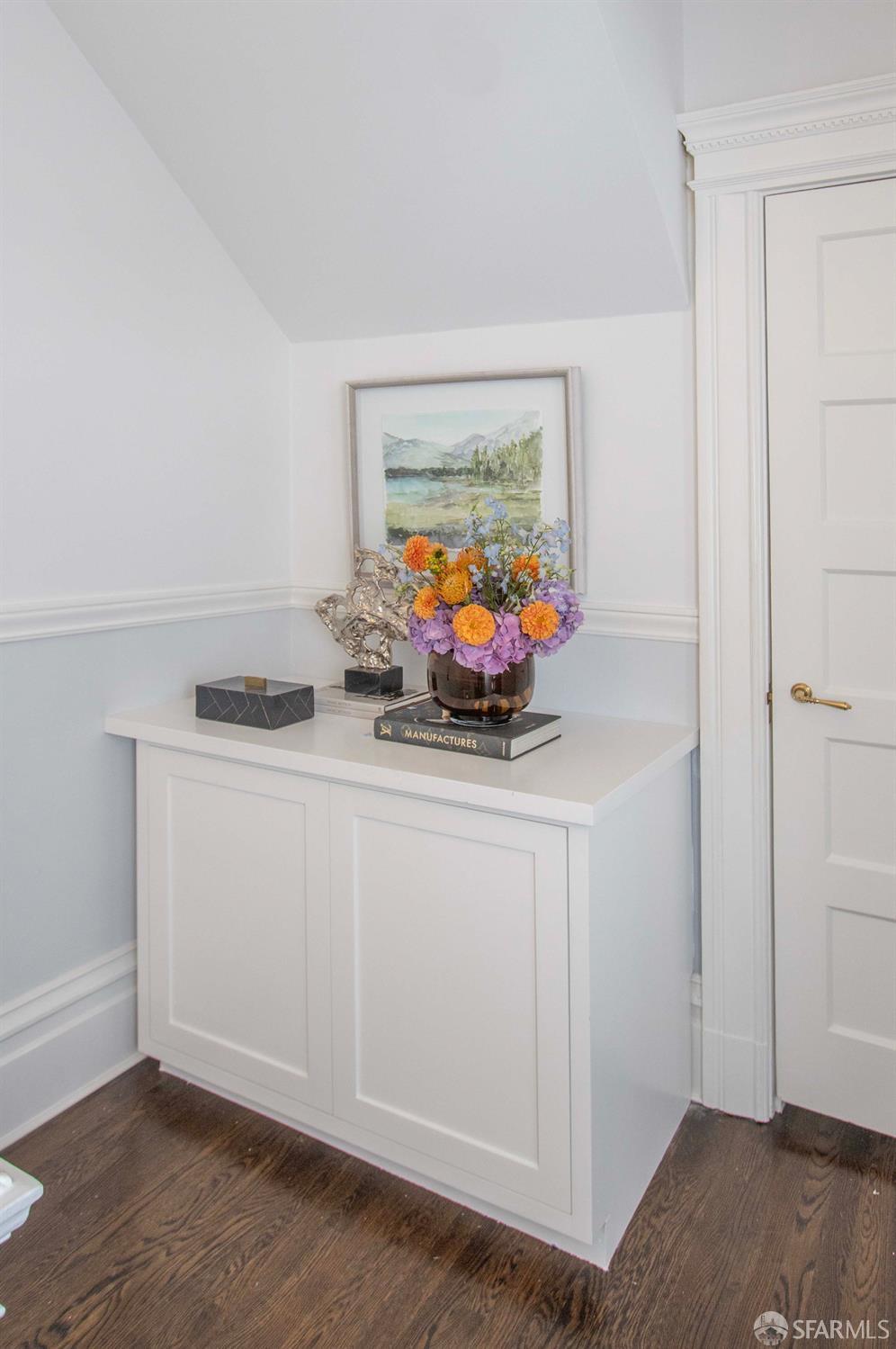 2863 Washington Street