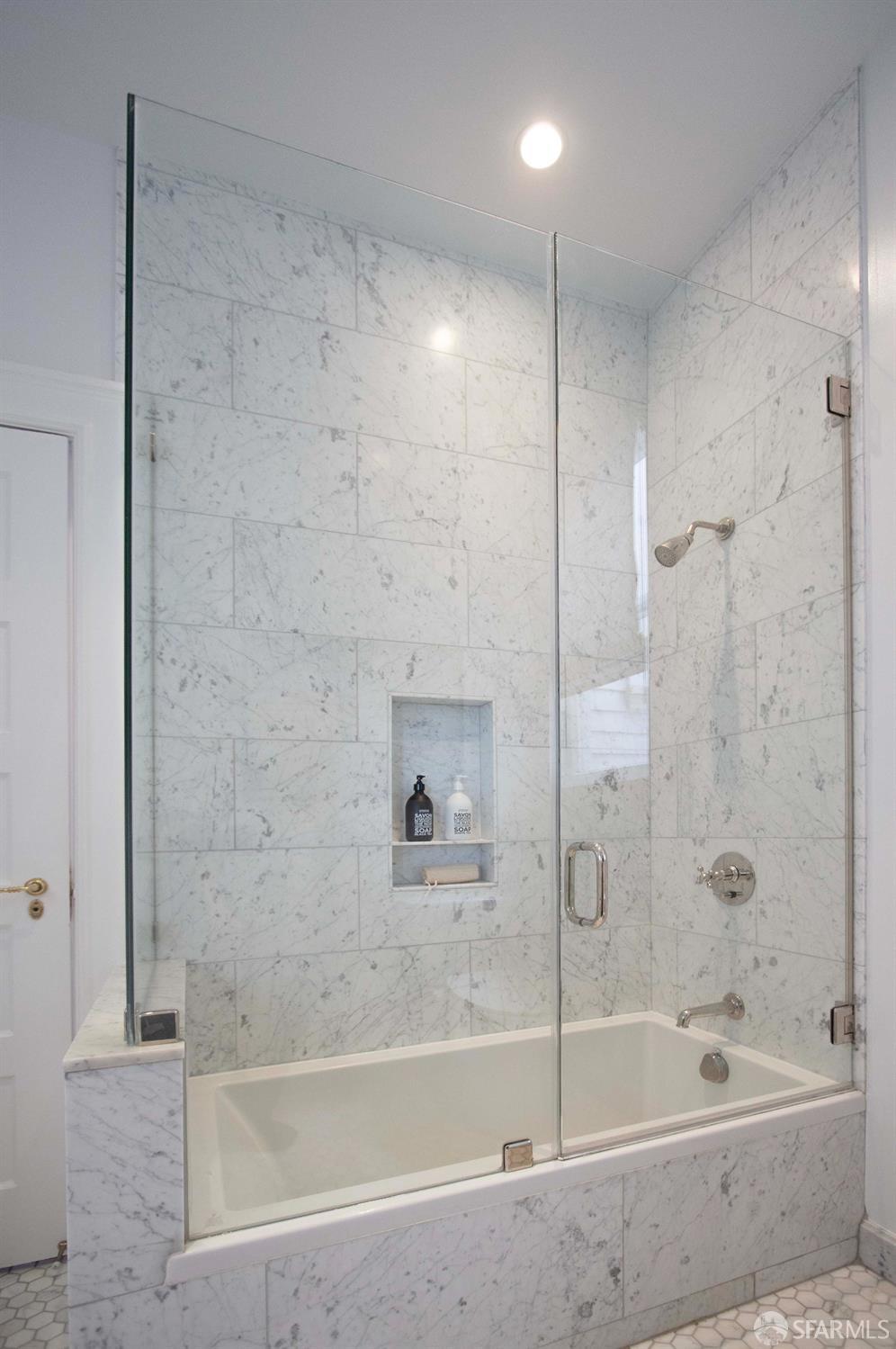 2863 Washington Street