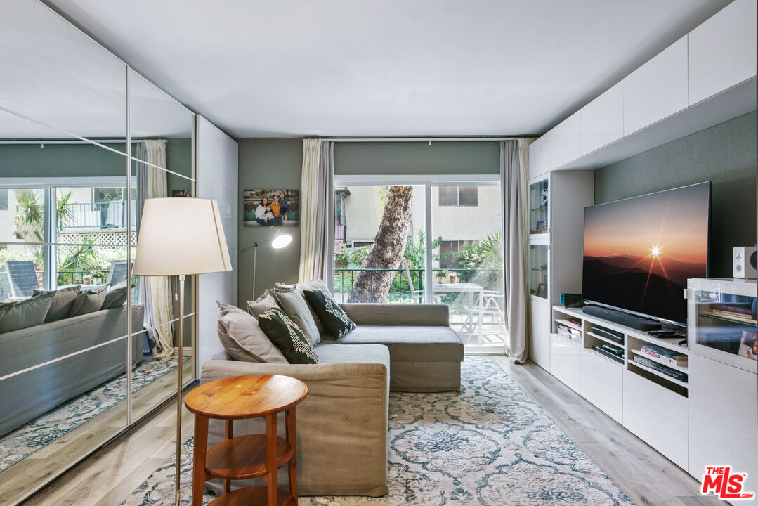 5460 White Oak Ave Unit: A122