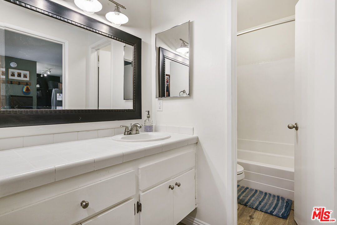 5460 White Oak Ave Unit: A122