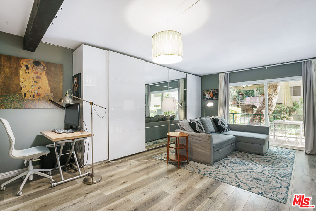 5460 White Oak Ave Unit: A122