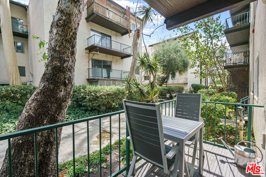 5460 White Oak Ave Unit: A122