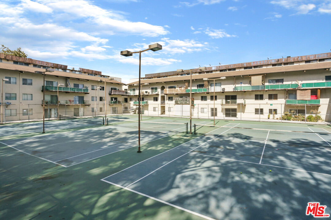 5460 White Oak Ave Unit: A122