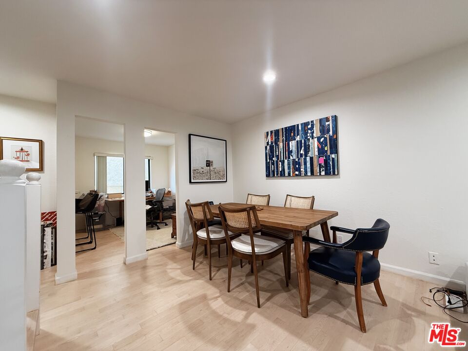 1224 S Saltair Ave Unit: 4