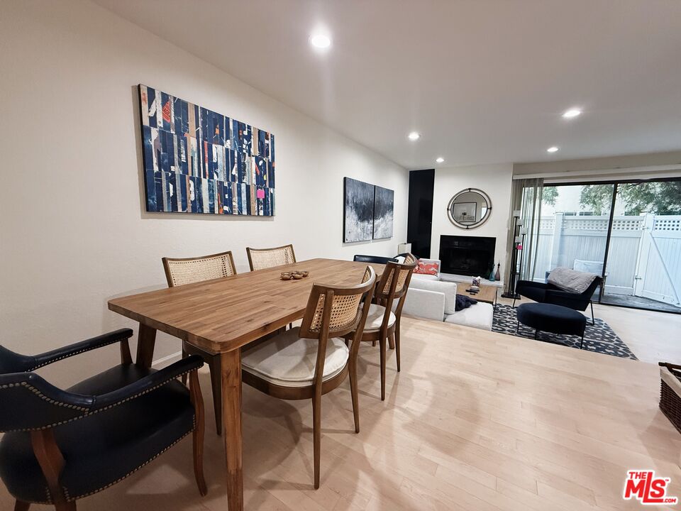 1224 S Saltair Ave Unit: 4