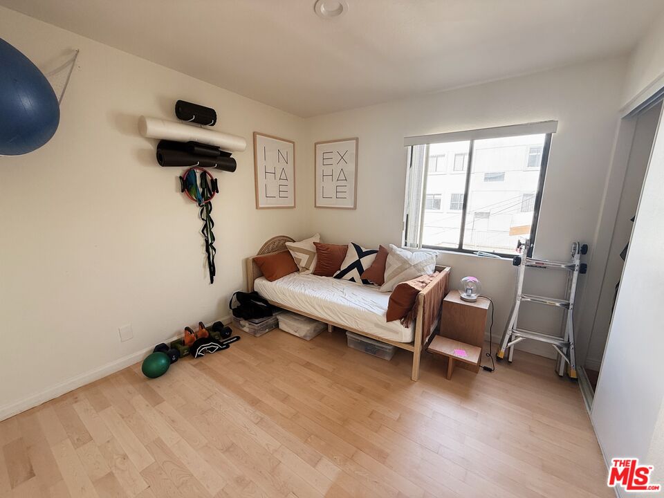 1224 S Saltair Ave Unit: 4