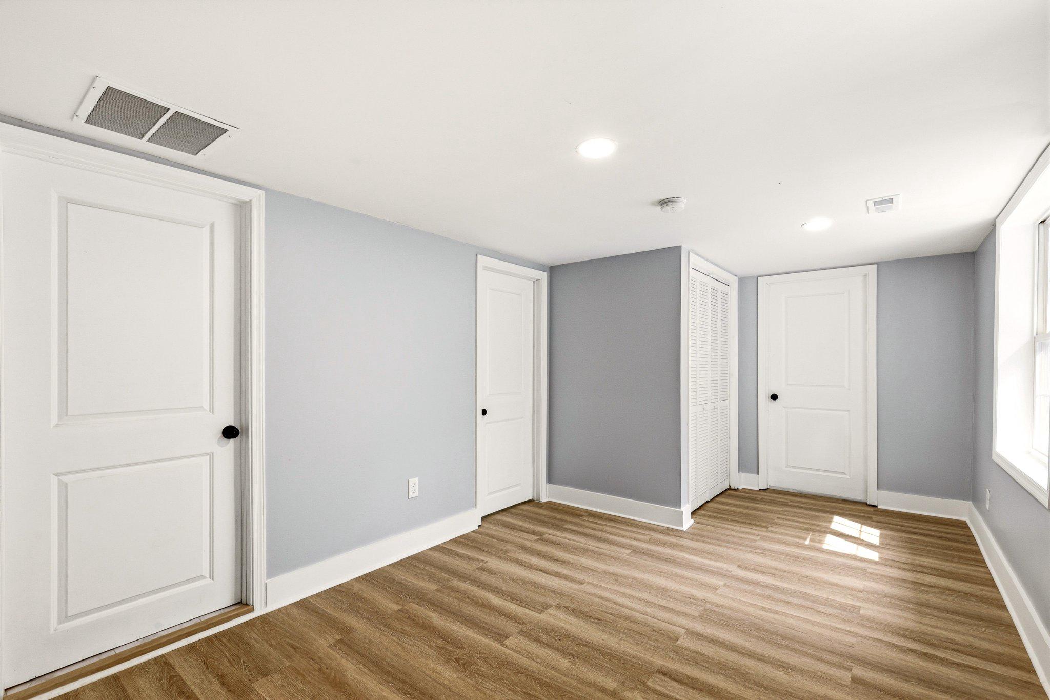 500 ANTWERP AVENUE