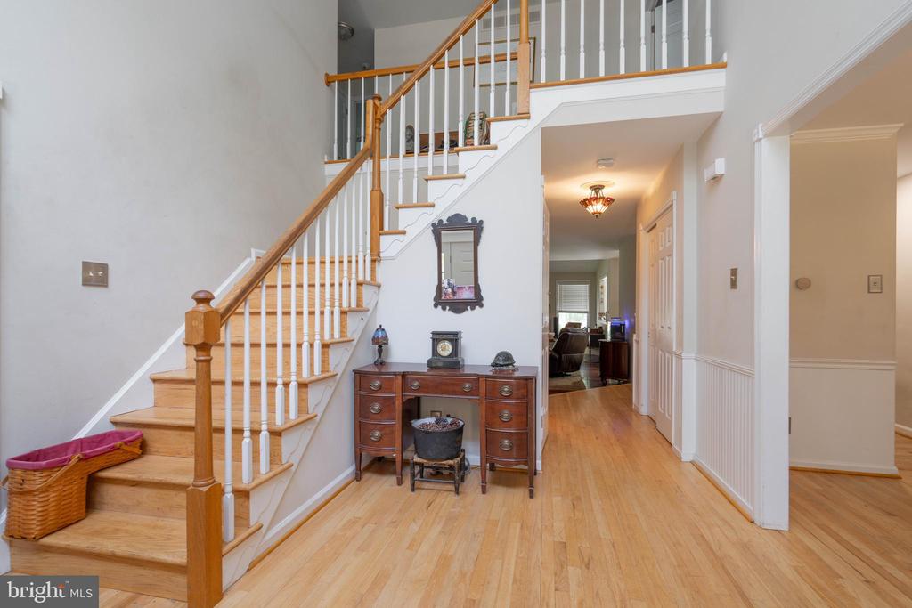 27 STEVENS LANE