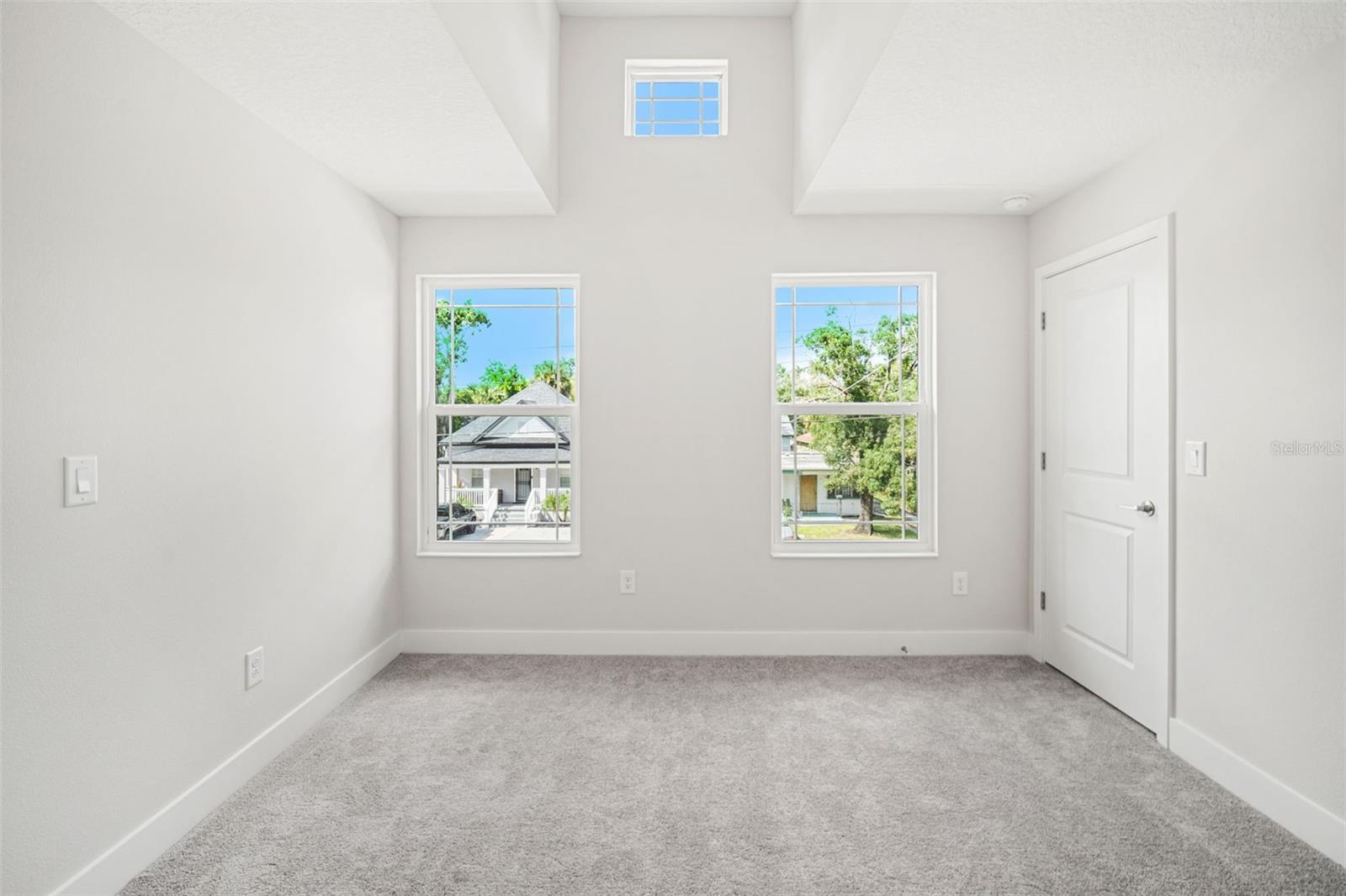 2324 W SAINT CONRAD ST