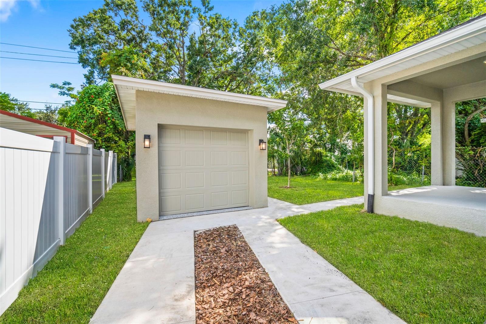 2324 W SAINT CONRAD ST