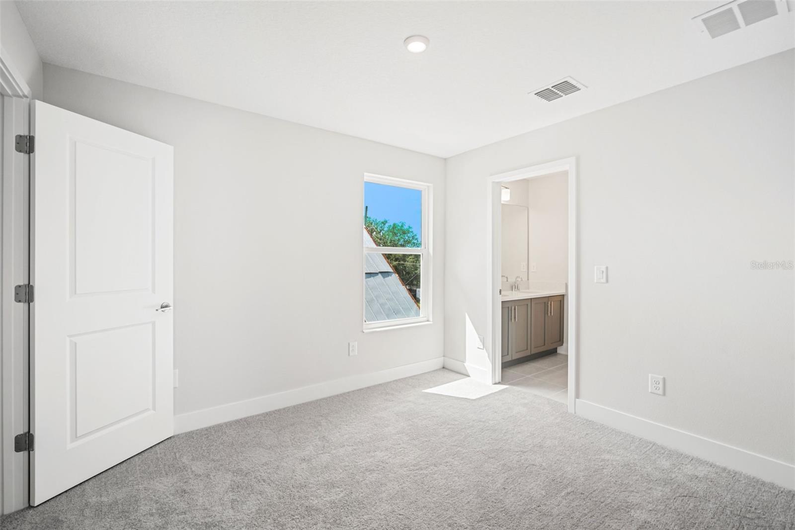 2324 W SAINT CONRAD ST