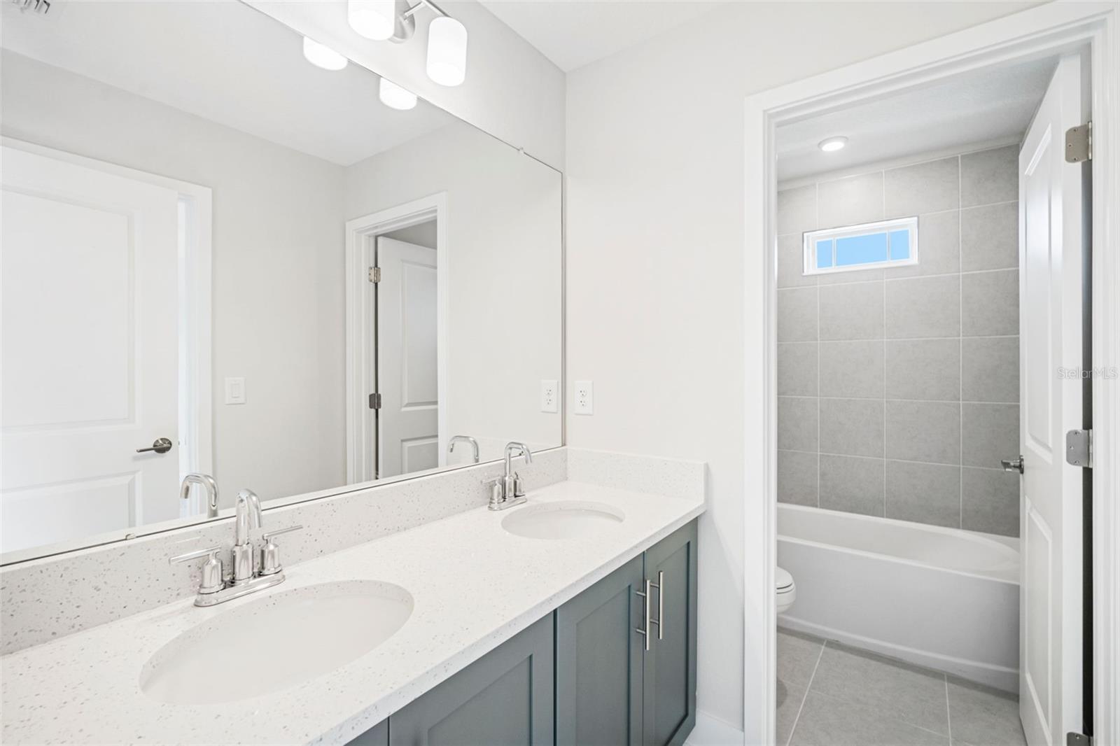 2324 W SAINT CONRAD ST