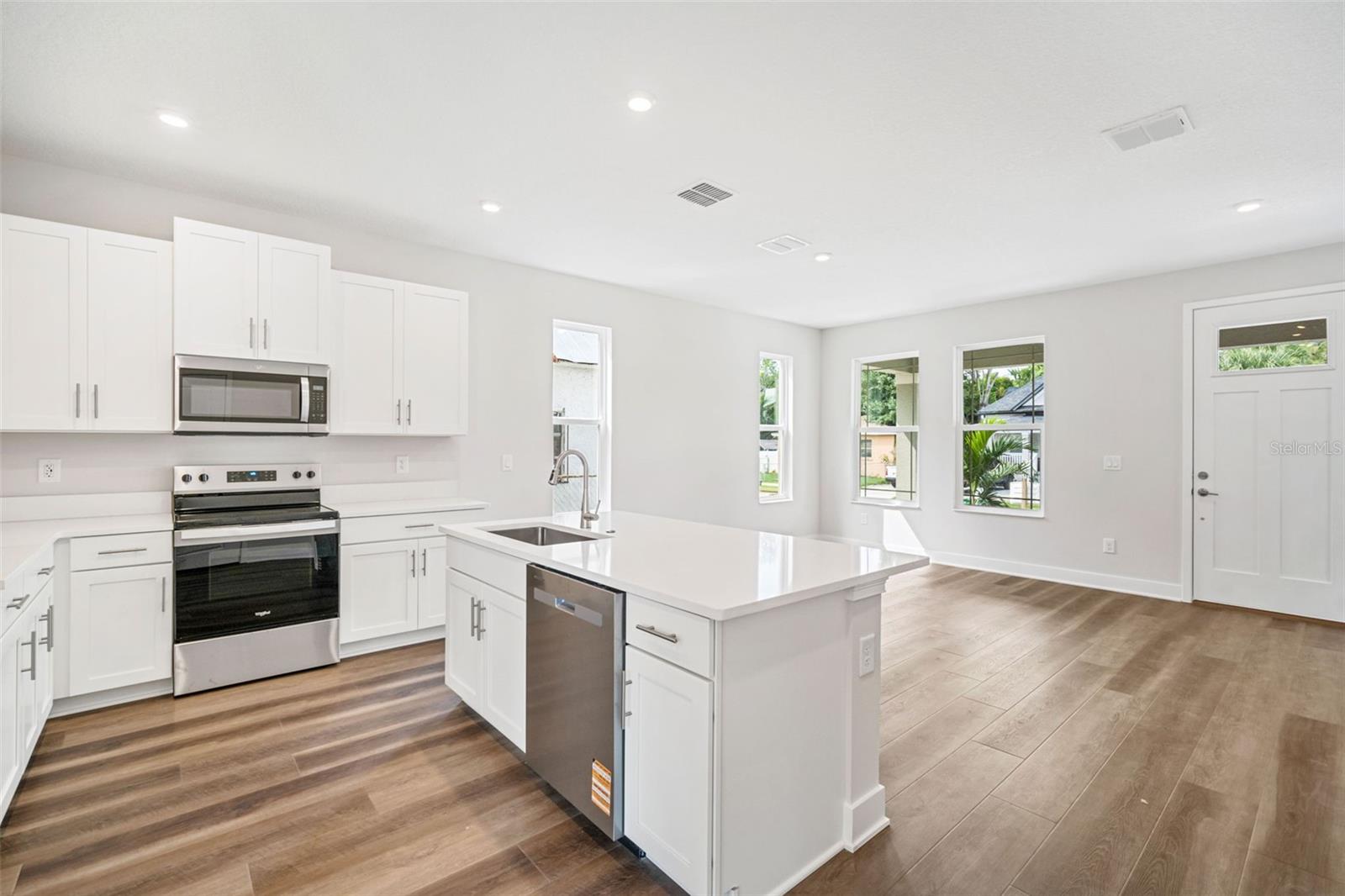 2324 W SAINT CONRAD ST