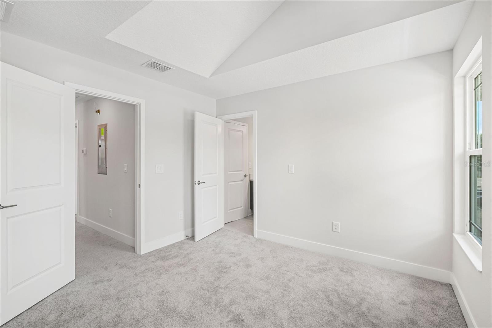 2324 W SAINT CONRAD ST