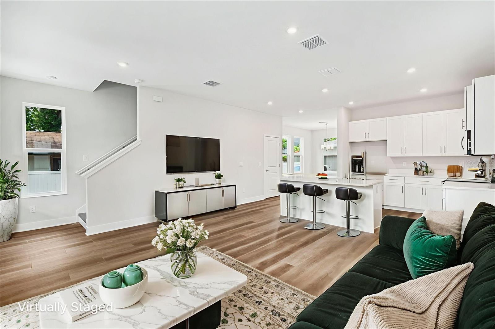 2324 W SAINT CONRAD ST