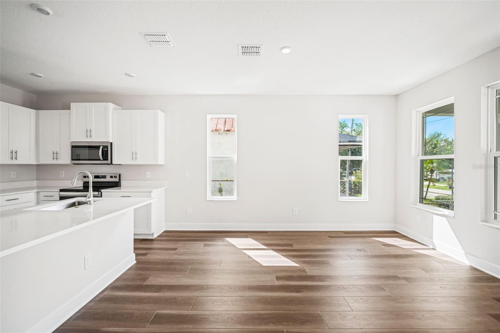 2324 W SAINT CONRAD ST