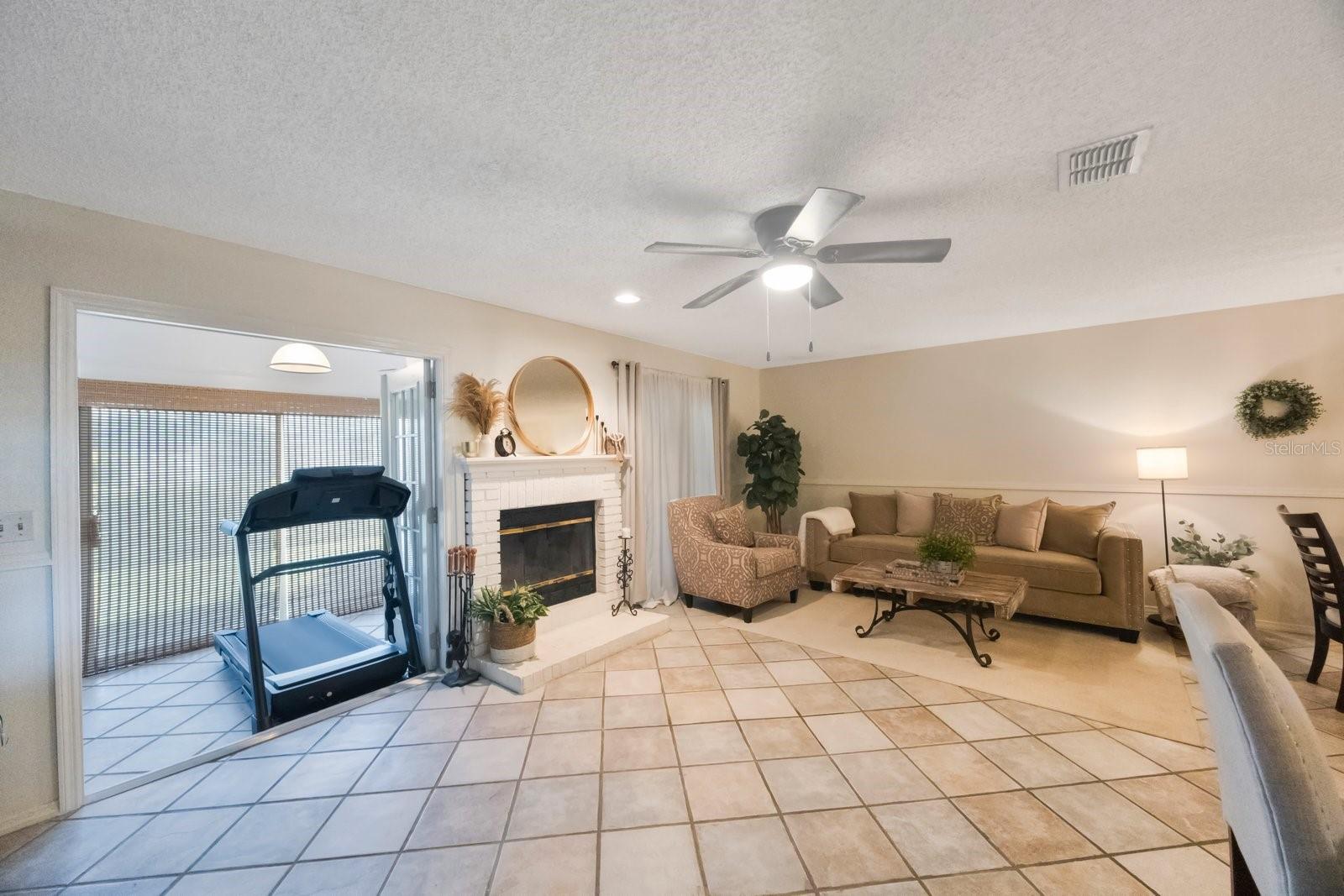 4238 BRENTWOOD PARK CIR