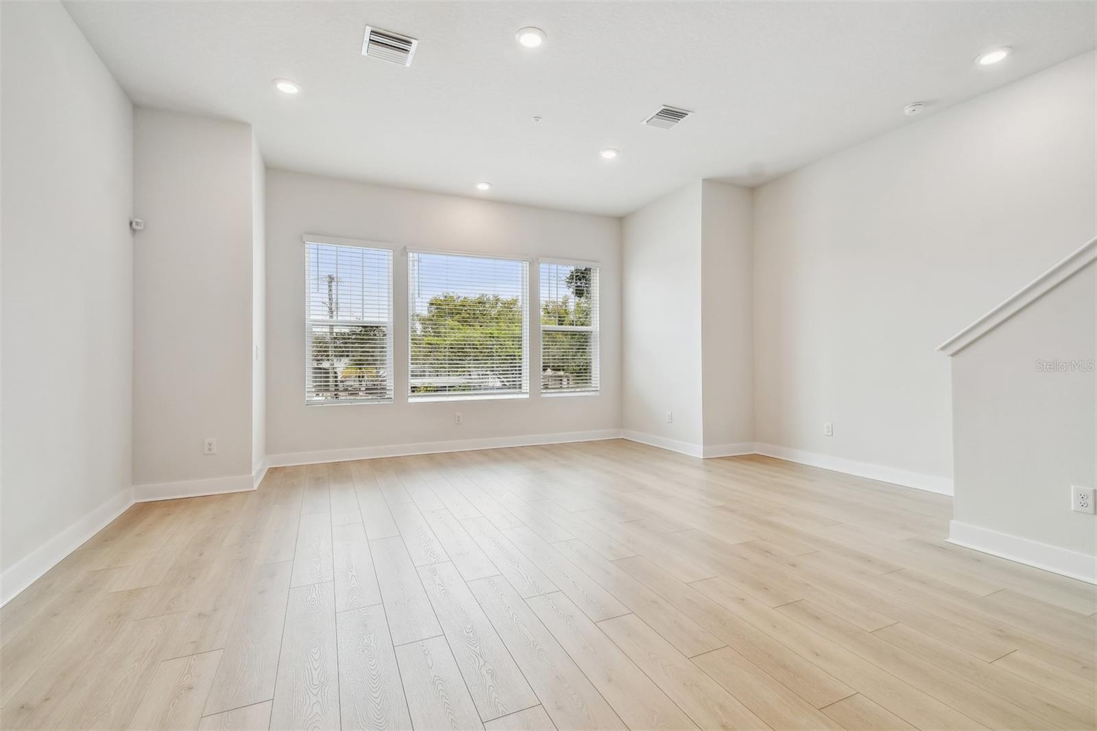 6605 N NEBRASKA AVE #28