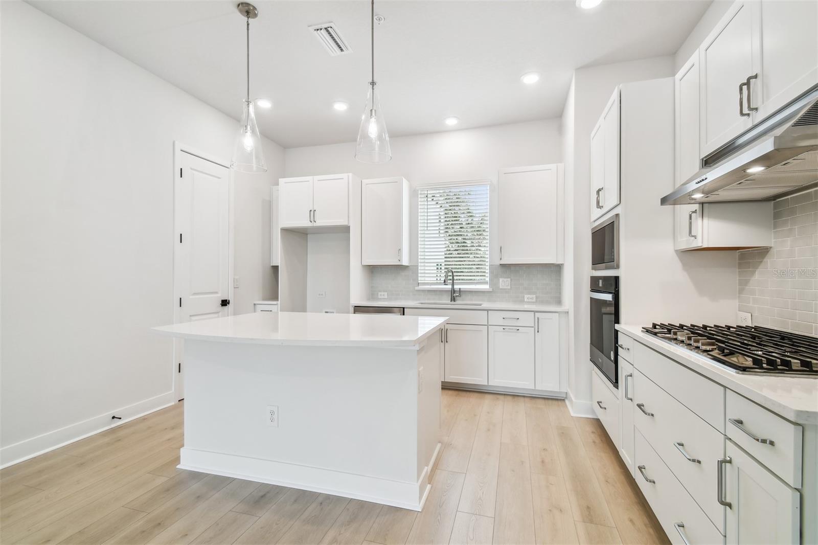 6605 N NEBRASKA AVE #28