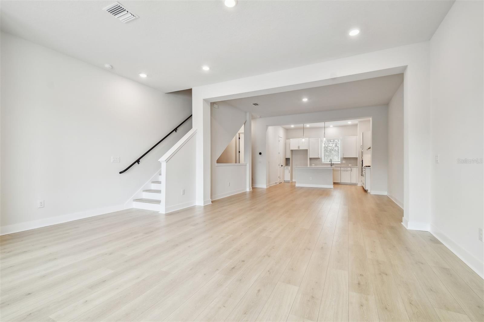 6605 N NEBRASKA AVE #28