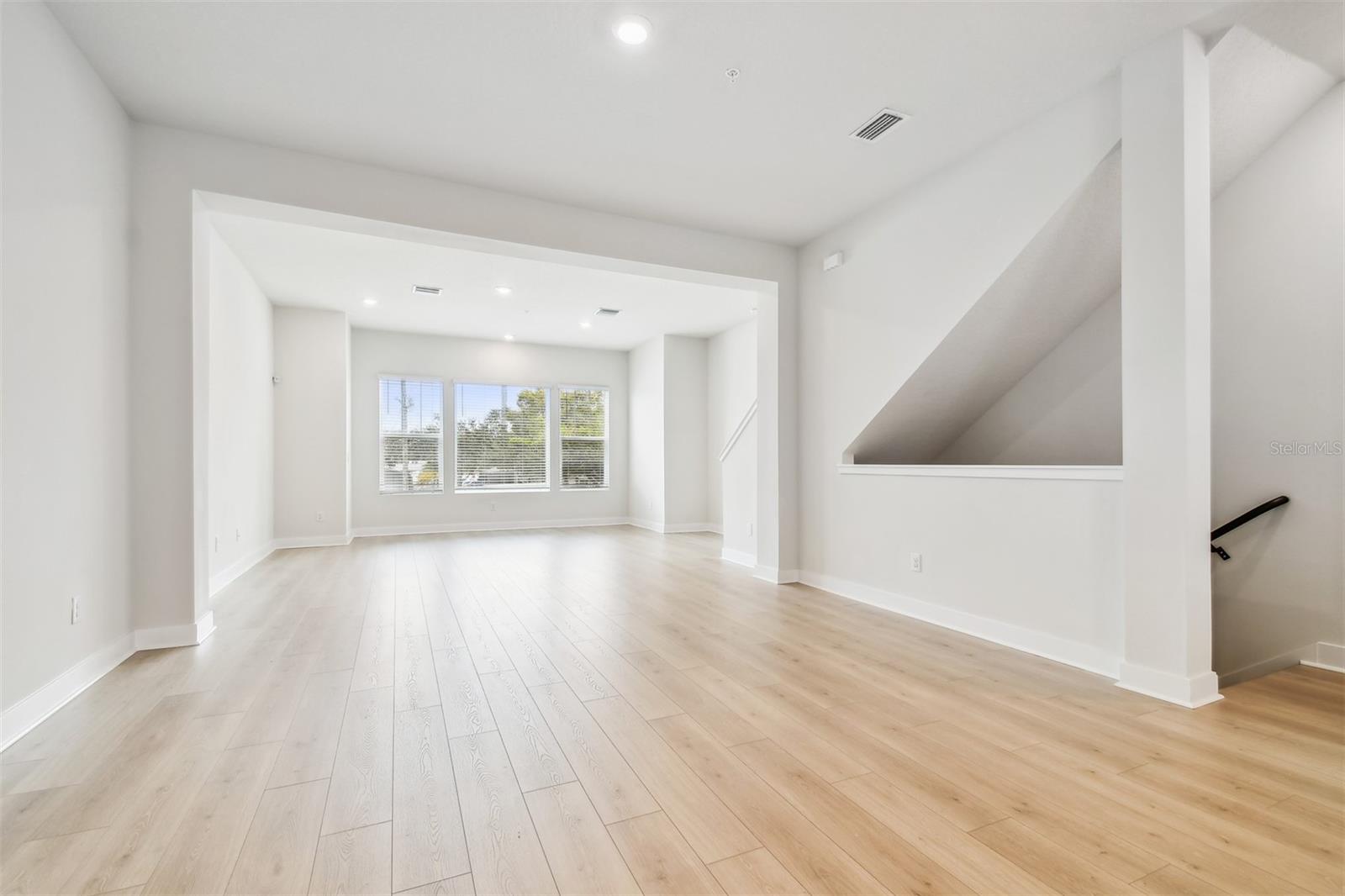 6605 N NEBRASKA AVE #28