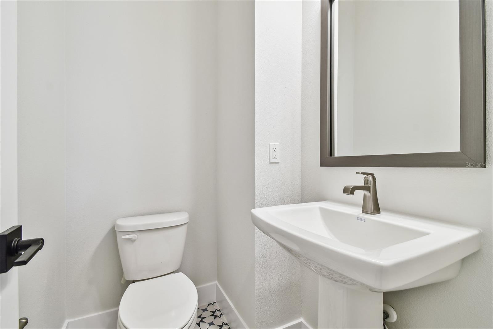 6605 N NEBRASKA AVE #28